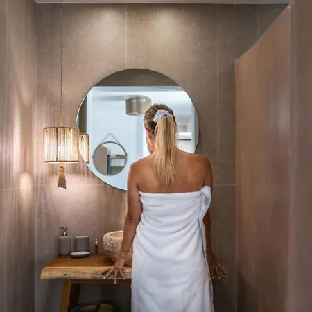 Apleton * Ajía Ána